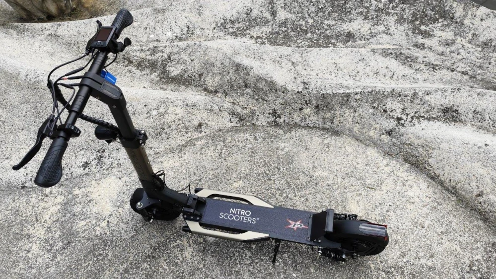 Elektro koloběžka Nitro scooters Smart 1000 SL New - LG 15Ah